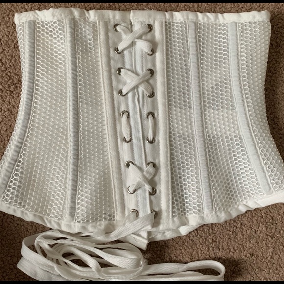 White Corset 💕❤️🤩 - Picture 2 of 8